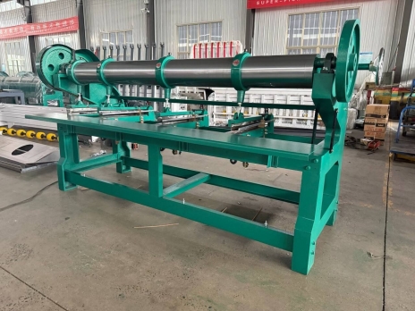 Просекательный станок гильотинного типа