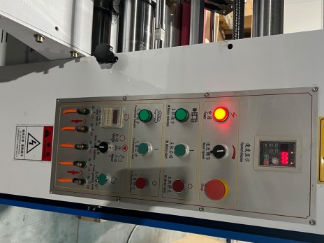 Резательно-рилевочный станок с дисковыми ножами SRR 2700