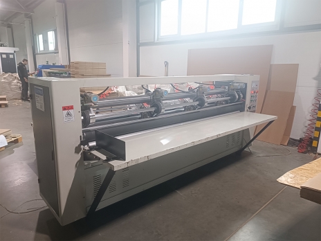 Резательно-рилевочный станок с дисковыми ножами SRR 2700