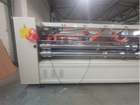 Резательно-рилевочный станок с дисковыми ножами SRR 2700