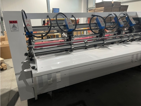 Резательно-рилевочный станок с дисковыми ножами SRR 2700